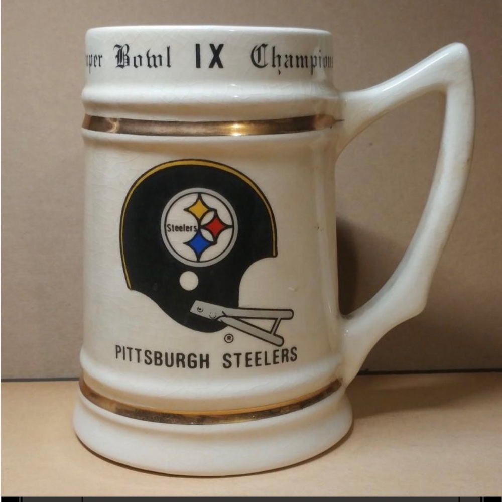 Pittsburgh Steelers ceramic mug to commemorate
the Super Bowl IX champions